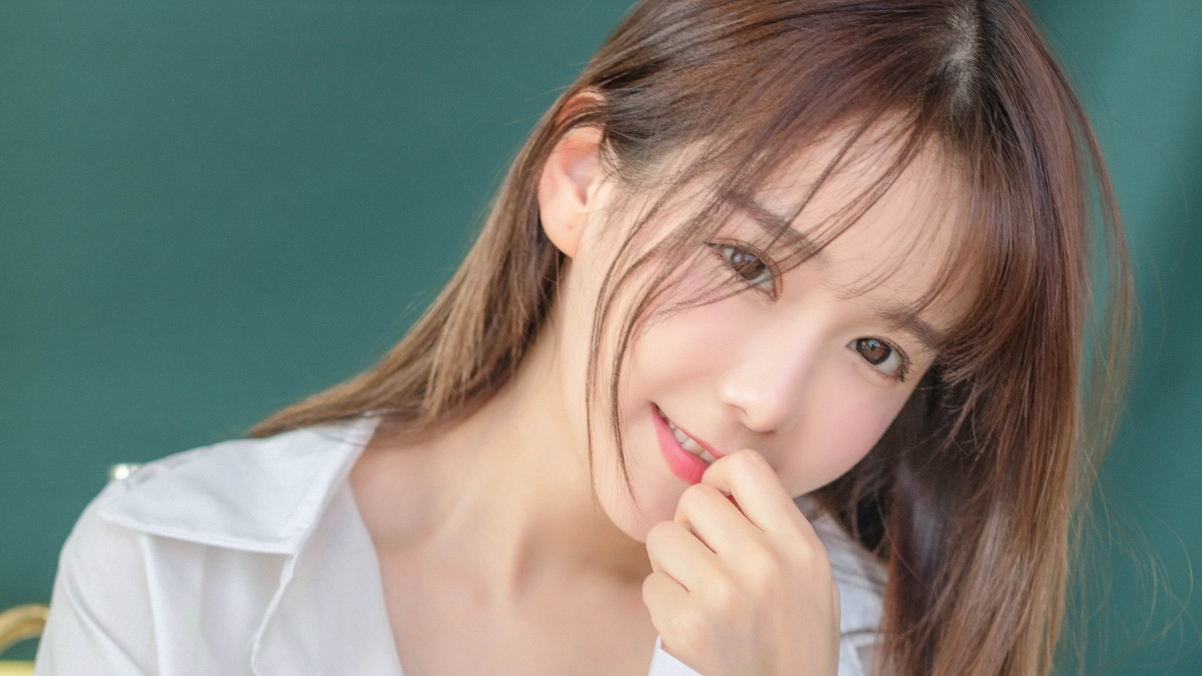 Beautiful long hair white shirt sweet