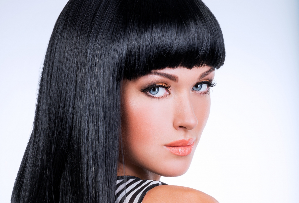 Beautiful Girl With Bangs Hairstyle 4k Wallpaper