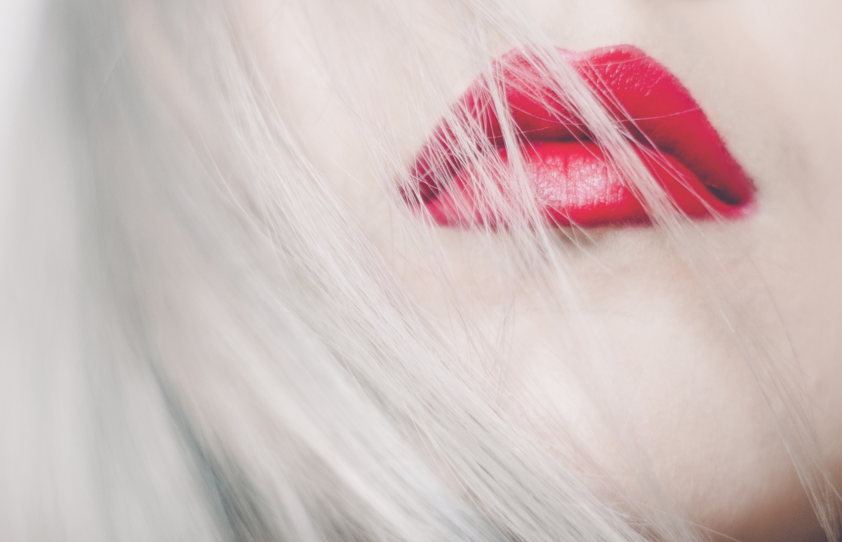 Beautiful red lips 4k wallpaper