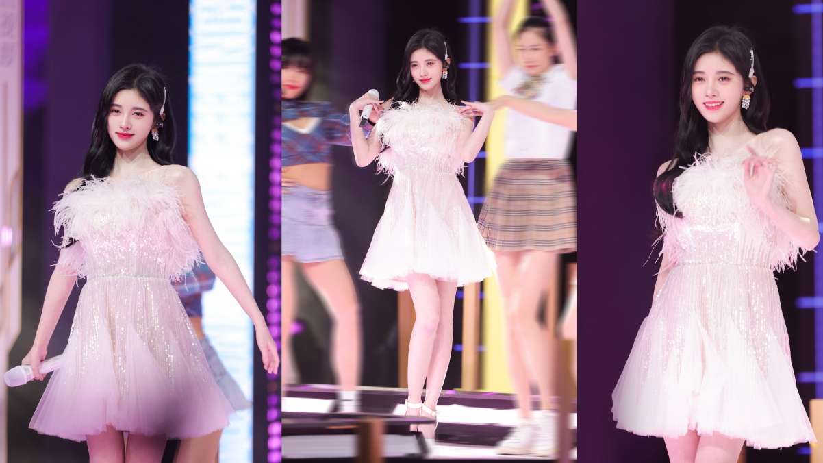 Ju Jingyi stage seductive and beautiful legs 4