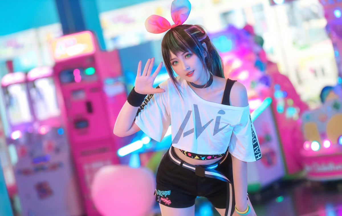 Sci-fi girl fashion cute white lining