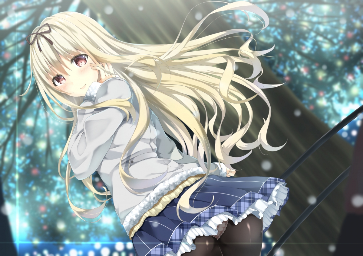 Blonde girl kinakomo