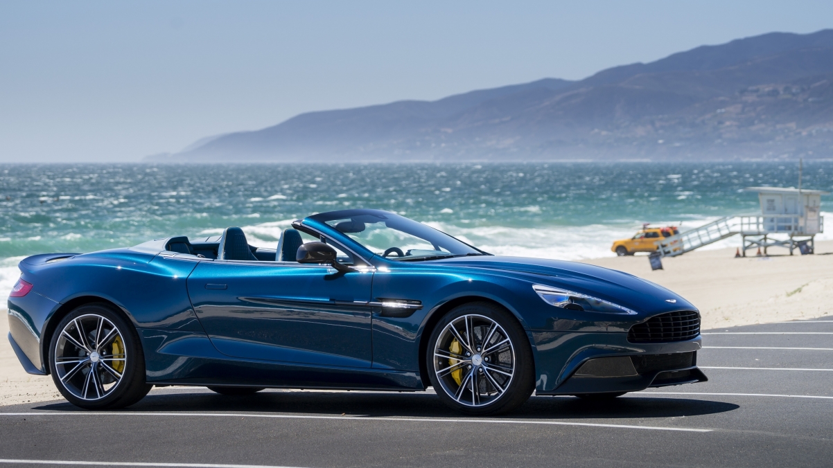 Coupe Seaside Convertible 4K Wall