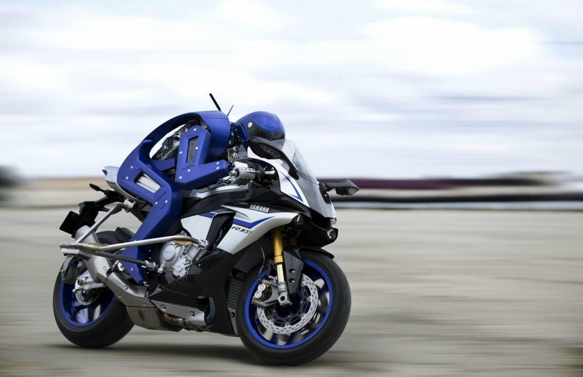 Robot Yamaha blue motorcycle