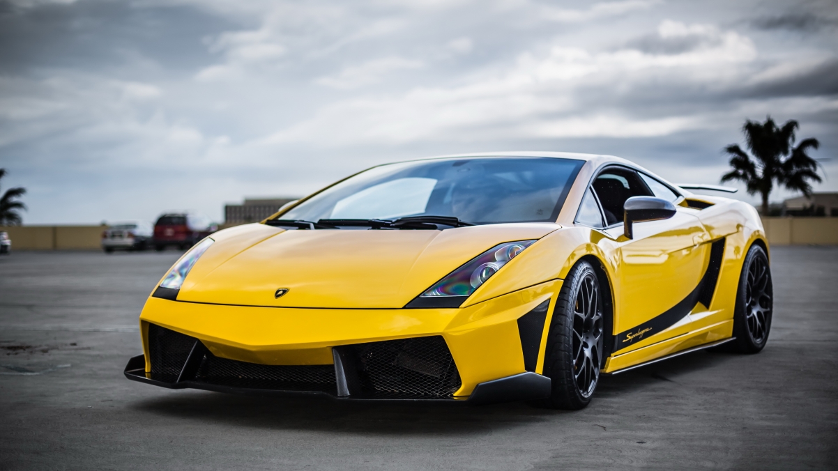 Yellow supercar Lamborghini 4K