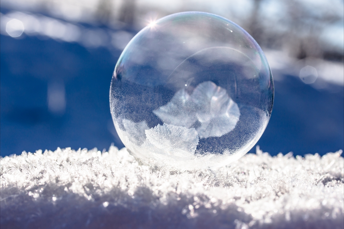 Snowflake crystal ball 5k picture