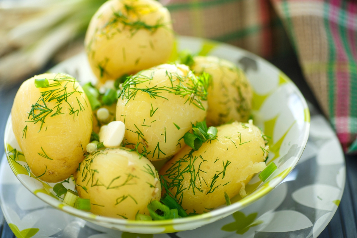 Potato, green onion, plate, potato picture