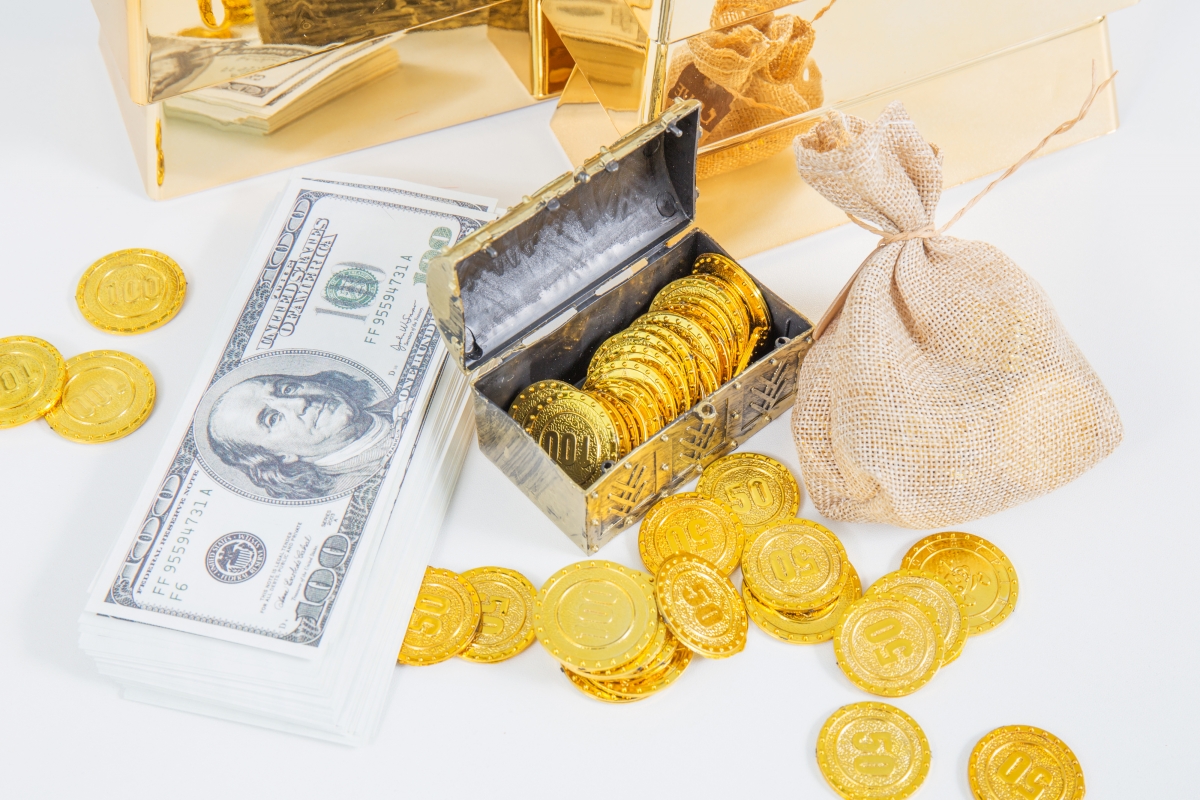 Wealth rich dollar gold coin savings graph